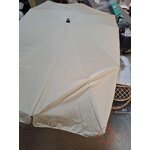 Smėlio spalvos skėtis su rewa (testrut) grožio trūkumu