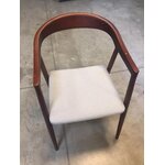 Masīvkoka krēsls (Lloyd) (ar skaistuma defektiem, zāles paraugs)