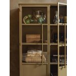 Beige display cabinet exhibit (de eekhoorn)