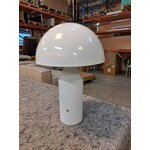 Valkoinen pöytävalaisin panthella (louis poulsen)