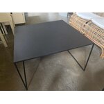 Black metal coffee table (larb)