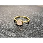 Позолоченное кольцо с кварцем Элла (лунный камень) целое