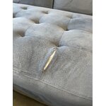 Серый бархатный угловой диван-кровать пресли с косметическими изъянами.