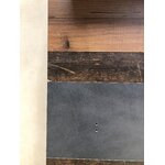 Rudai pilka kabykla su lentyna grožio defektams, salės pavyzdys