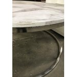 Pyöreä marmorinen sohvapöytä