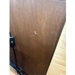 Tumši brūns masīvkoka skapis (paul) ar kosmētisku defektu