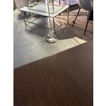 Brūns masīvkoka rakstāmgalds (paul) ar kosmētisku defektu