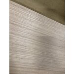 Gaiši brūns zems kafijas galdiņš (kona)