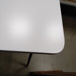 Baltai juodas rašomasis stalas „Pascal“ („Actona“)
