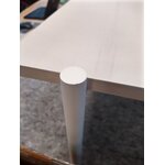 Viegla masīvkoka kafijas galdiņš elaine (broste copenhagen) nelieli defekti