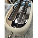 Светло-бежевый тостер в стиле 50-х (smeg)