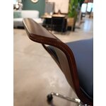 Patron biuro kėdės dizaino (kare design) nedideli kosmetiniai defektai