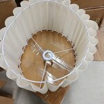 Bēša grīdas lampa (lucina)