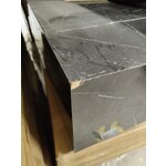 Musta design-sohvapöytä, jossa lesley kauneusvirheitä