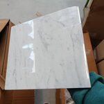 Prie sienos tvirtinamas naktinis staliukas (Whitmore) (KONV)