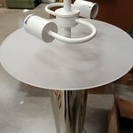 Sudraba krāsas stāvlampa Walter (ww) ar kosmētiskiem defektiem.