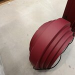 Vīna sarkana grīdas lampa (Luomo)