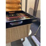 Backgammon tarjoilualusta (aitoja malleja), jossa on kosmeettisia virheitä.