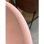 Plastmasas atpūtas krēsls roly poly (driade) ar skaistuma trūkumiem.