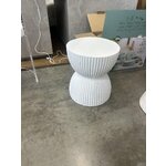 Coffee table sed (ethan chloe) with beauty flaws