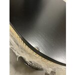 Rottinki-sivupöytä, jossa renkaat (versmissen) ja kosmeettisia virheitä.