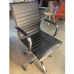 Black office chair (negra) with small cosmetic defects