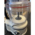 Kreemjas köögikombain artisan (kitchenaid) iluvigadega.