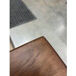 Коричневый письменный стол из массива дерева (Пол)