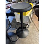 Juoda baro kėdė finch (actona) h=59-80 su kosmetiniu defektu