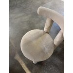 Smėlio spalvos aksominė kėdė (calan) su kosmetiniu defektu