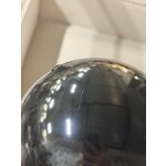 Musta led-pöytävalaisin (walter), jossa kosmeettisia virheitä