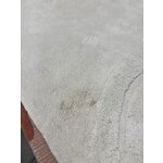 White microfiber rug (rubbie) 120x180 with cosmetic flaws.
