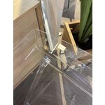 Coffee table (plié) with cosmetic flaws.