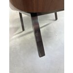 Melns atpūtas krēsls (Angel Cerdá)