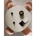 Обеденный стол особой формы (Sahra) светло-бежевого цвета, диаметр 140 см