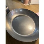 Professionale 3000 pannu (zwilling astiasto), jossa kosmeettisia puutteita.