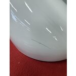 Valkoinen minimalistinen pyöreä sivupöytä pop-pöydällä (tomasucci) virheellä