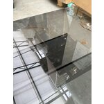 Harmaa lasinen sohvapöytä (Anouk)