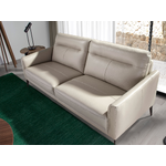 White sofa (angel cerdá)