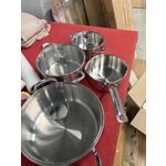 Набор из 7 кастрюль (kitchenaid) с косметическими дефектами.