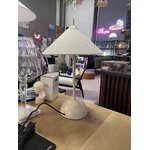 Spilgta galda lampa (vica) ar skaistuma trūkumu
