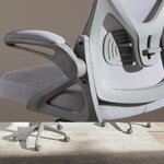 Light gray office chair (angel cerda)