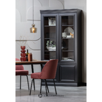 Musta vitriinikaappi (de eekhoorn), pienillä kosmeettisilla virheillä