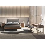 Light gray office chair (angel cerda)