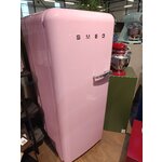 Ledusskapis 50. gadu stilā Cadillac Pink (Smeg)
