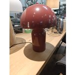 Raudona stalinė lempa (Walter) su kosmetiniais defektais.