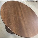 Tamsiai rudas apvalus išskleidžiamas valgomojo stalas (filo) 120-160 su kosmetiniais defektais.