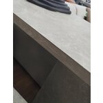 Smėlio spalvos konsolinis staliukas (narvik) salės pavyzdys