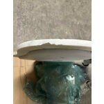 Valkoinen ja ruskea marmorinen sohvapöytä (naruto)