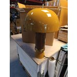 Tamsiai geltonas stalinis šviestuvas „Josy“ („Kare Design“)